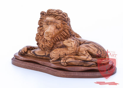 Lion and the Lamb, Size: 6.50" / 16 cm height