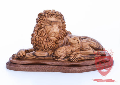 Lion and the Lamb, Size: 6.50" / 16 cm height