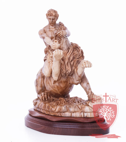 Samson on the lion, Size: 8.5" 5.5" 10" / 26CM